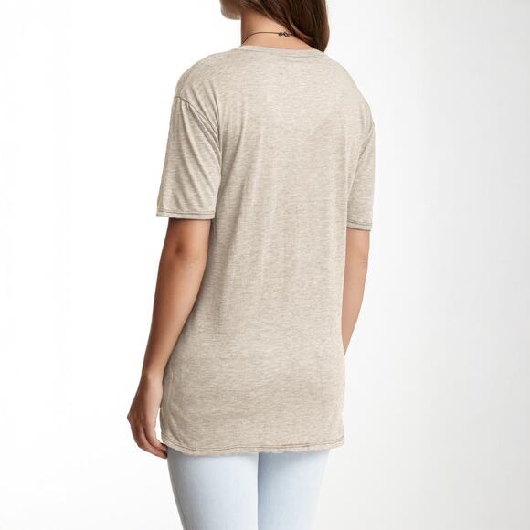 NWOT Go Couture Slub V-Neck Pocket T-Shirt Sz L in Light Gray - Picture 2 of 8